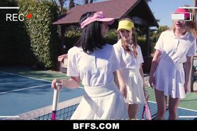 BFFS - Friendly Foursome With Kinky Teens
