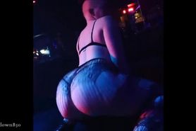 Thicc hoodrat white hoe throwing her ass for likes.