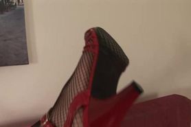 Mature.nl - Kinky mature slut playing on her couch