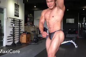 Bodybuilder with Tiny Posers do Posing and Workout in Public Gym