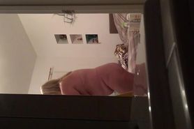 bbw wife shows double belly