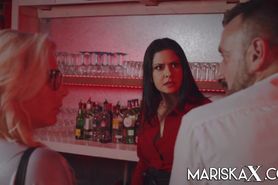 MARISKAX Mariska offers her friend Tina to Pascal - video 1