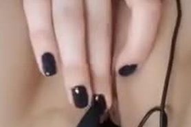Teen with vibrator screw her pussy