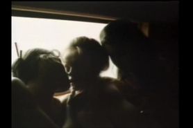 LESBIAN VINTAGE TRIO - 3 girls licking pussy - vintage lesbic oralsex, sexy teens sucking cunt 3some