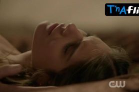 Caitlin Stasey Sexy Scene  in Reign