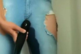 Young Bitch squirting and moaning loudly