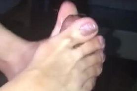 Asian girlfriend makes me cum with her toes footjob