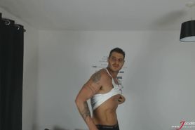 Oiled up Muschle with my own Cum - JockLive.com