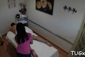 Babe enjoys making dirty massage
