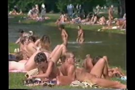 Nudists in Englischer Garten Munich