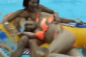 Mai Sakurai and babes are touched at pool