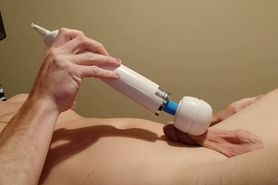 Jerking off with the Hitachi Wand