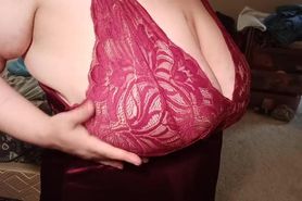 BBW in burgandy lingerie squeezing huge natural 38 jj boobs