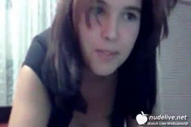 Super Huge-Boobed Teen Show her Stuff on Live Webcam