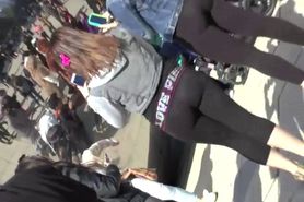 Teen girls proudly show their asses
