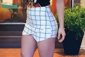 Ana Cecy González culona en sexy minifalda de cuadros HD