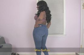 Miss Safiya - Trying On Jeans
