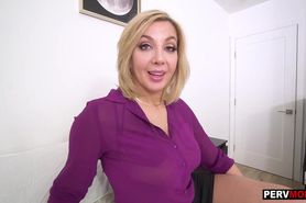 Pussy licking lessons from my mature MILF stepmom Sophia Deluxe