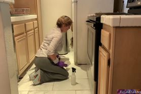 Stepmother Is Horny And Stuck In The Oven - Erin Electra