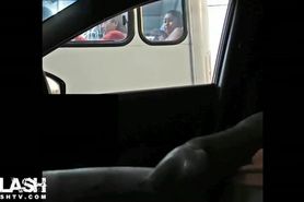Bus Lady Looks Car Guy Cock Flash Camion Carro