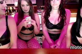 Peculiar live cam chick displaying her remarkable figure online