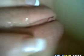 MILF Fingering Close Up