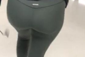 Nice teen ass candid with green leggings