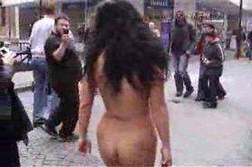 Mery walks nude through Kaiserslautern Germany
