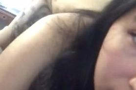 ARAB GIRL PLAYS WITH HERSELF ON CAM