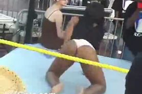Ass bouncing compition