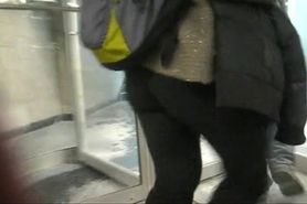 Spying  vpl asses in metro great young teen