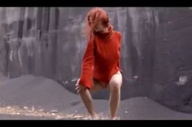 Ariel - Lady in red - video 1
