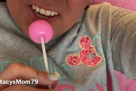 MILF Masturbates With a Lollipop- Tasting Her Wet Sticky Pussy