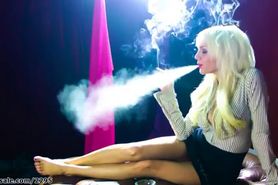 Blond smoking a menthol