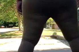 girl shakes her ass to fitness