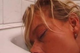 Orgasmus in der Badewanne --- Diana Kaiser