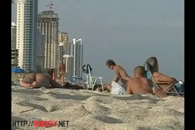 Spy nude cams on the beach get a lot of naked chicks