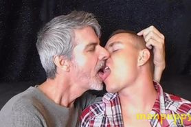 Gay Twink and Daddy Kissing 1 - Leo Blue - Richard Lennox - Manpuppy