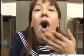 Amateur japanese teen gets bukkake and plays with cum
