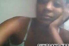 Hoodrat Girl Shakes Her Booty on Webcam _ More at cuntcams net