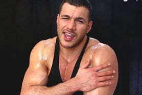 Str8 Guy Curious About Straight Muscle