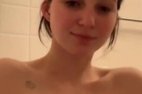 Hot Amateur Showing Off In The Bath