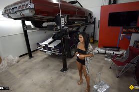 Roadside - Thick Latina Stripper Fucks the Mechanic