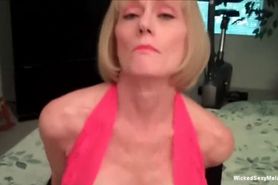 Amateur Gilf Knows How To Screw