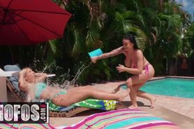 MOFOS - PAWG Squirters Abella Danger & Payton Preslee rim by the pool