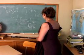 Aunt Judy's - Toni teaches some class