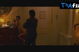 Natalie Portman Butt Scene  in Hotel Chevalier