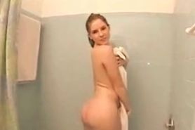 Amateur Girl in Shower