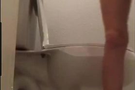 Periscope - White crackhead pees and shows off all