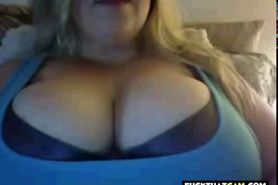 Chatrandom girl shows me her huge tits